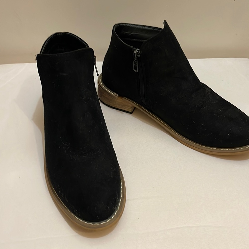 Seven7 booties size 8